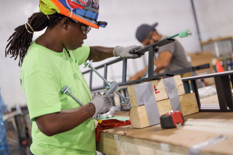 Worker assembling part