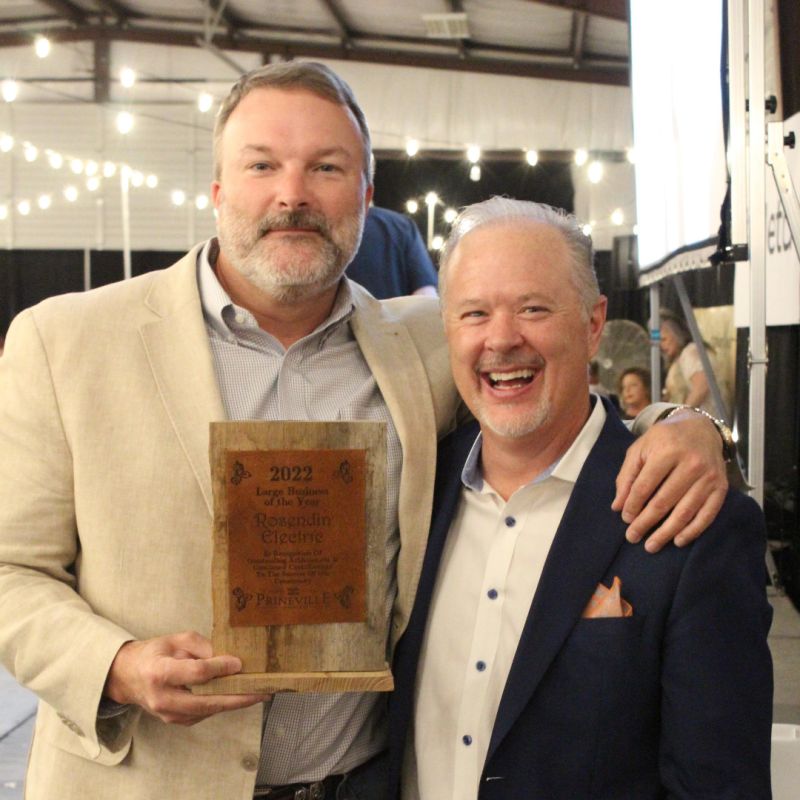 Rosendin wins the PRINEVILLE CROOK COUNTY CHAMBER OF COMMERCE’s Large Business of the Year award.